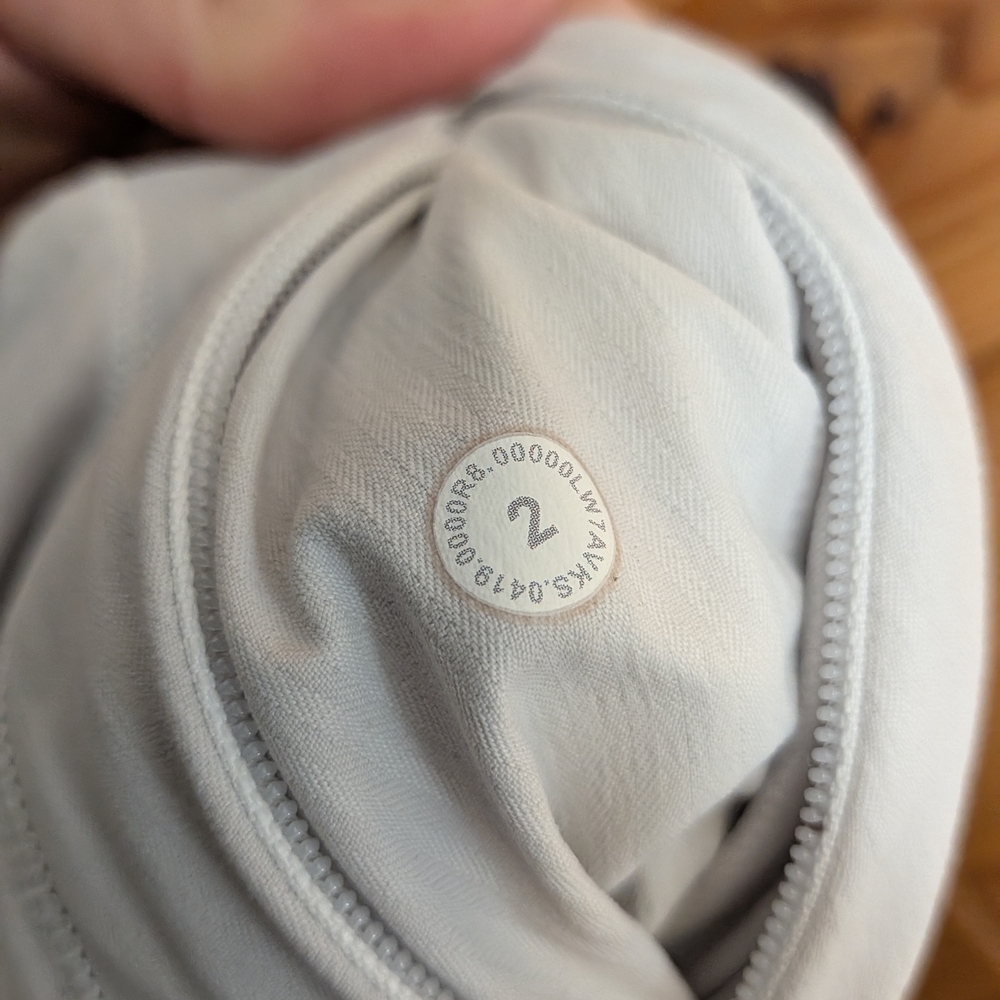 Lululemon Athletica Track That High-Rise Shorts Size 2 - Picture 6 of 7